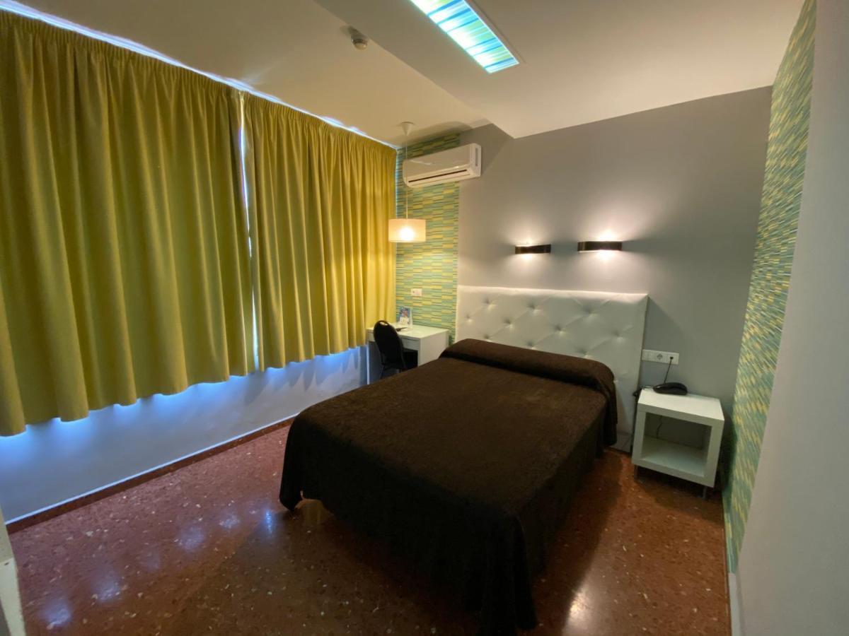 Hostal Restaurante Estacion Jaén Zewnętrze zdjęcie